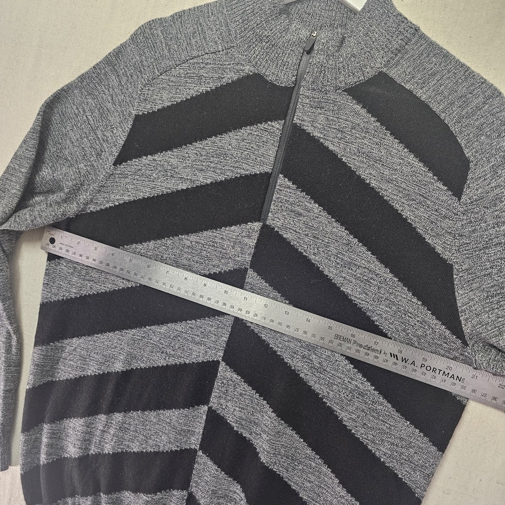 Nike Golf Men's Large Broken Stripe Merino Wool 1/4 Zip Sweater Grey  482195-017 - Picture 4 of 11